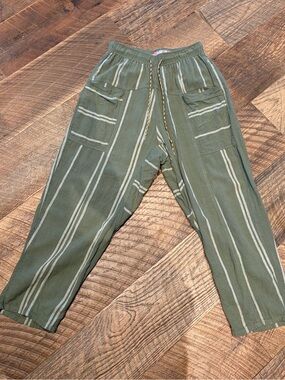 Urban Outfitters Olive Stripe Barrel Pants Boho Cropped Pull On Pants M